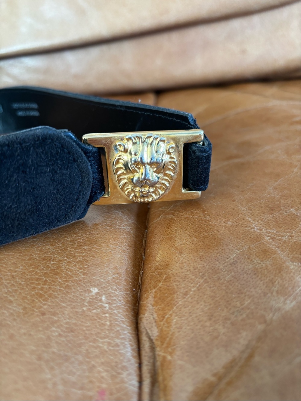 Vermillion Black Suede Belt Gold Lion Buckle Made in Canada Old Money Vintage - Picture 6 of 10